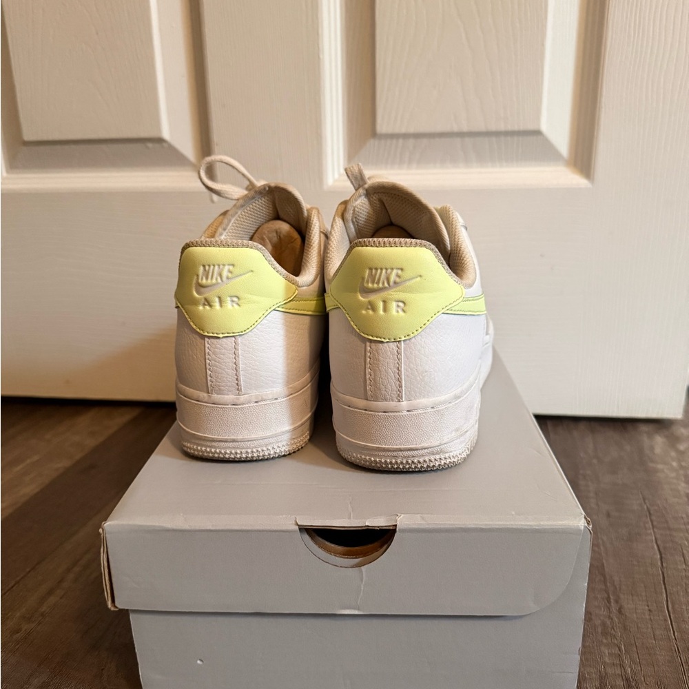 Women’s Nike Air Force 1 ‘07 Size:8.5 - Picture 5 of 7